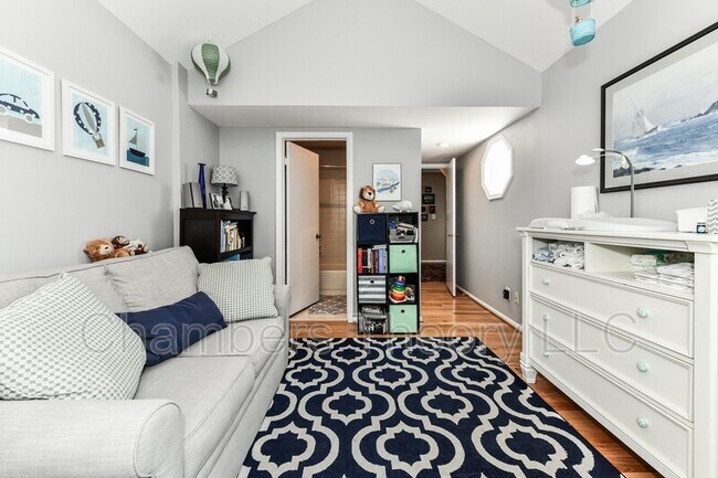 Building Photo - 2911-D S Woodstock St