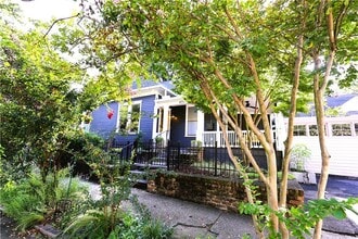 Building Photo - 405 Oakdale Rd NE