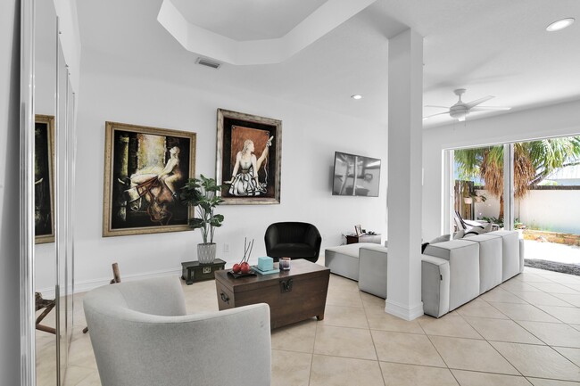 Building Photo - 4020 Murano Bay Dr