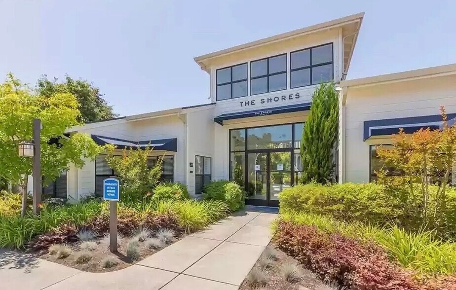 Building Photo - 151 Shoreline Ct