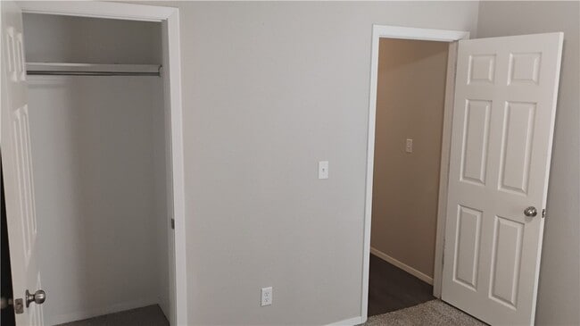 Building Photo - 1701 Forest Dr