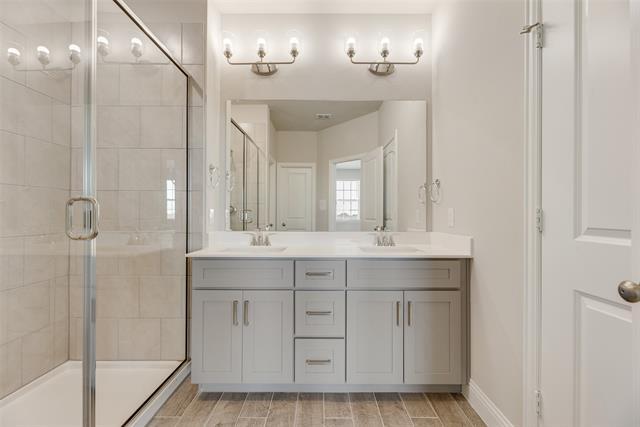 Building Photo - 1537 Vermillion St