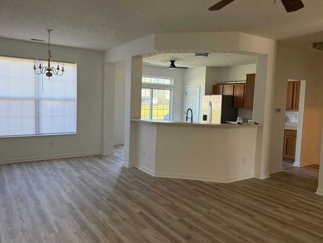 Building Photo - Fantastic 3 Bedroom 2 bath home on a pond