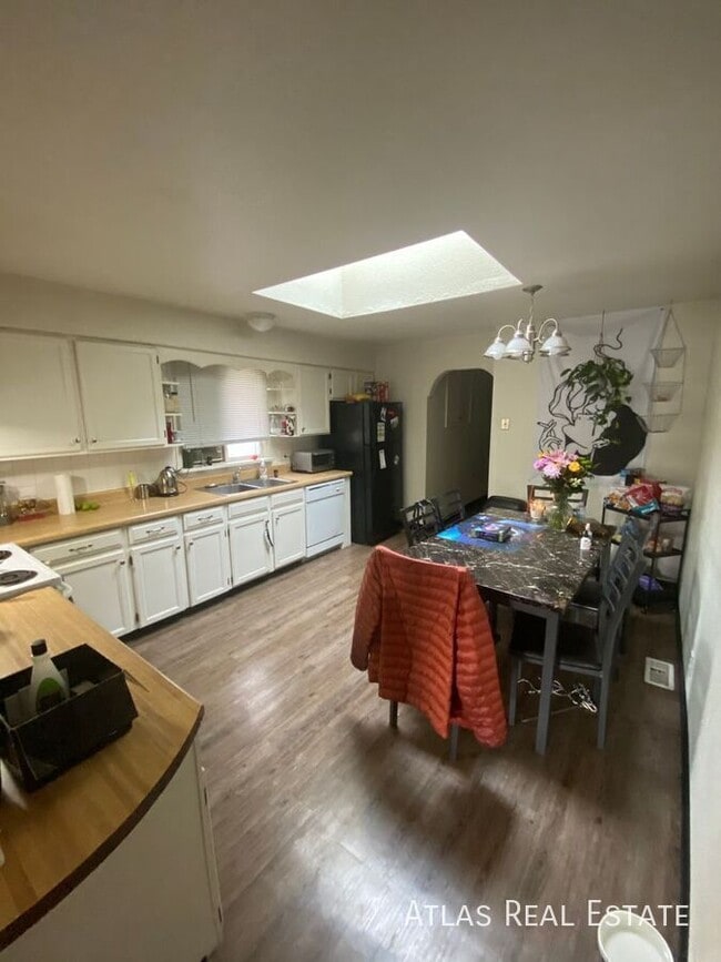 Building Photo - 1526 Lowell Blvd