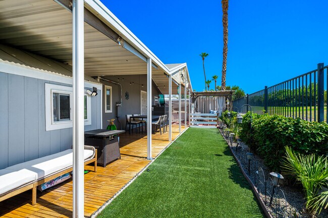 Building Photo - 159 Estrada Way