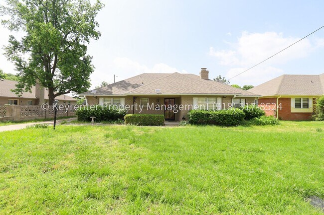 Building Photo - LARGE | 3 Bed | 2 Bath | Midtown Tulsa