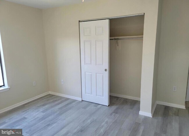 Building Photo - 9565 Battery Heights Blvd