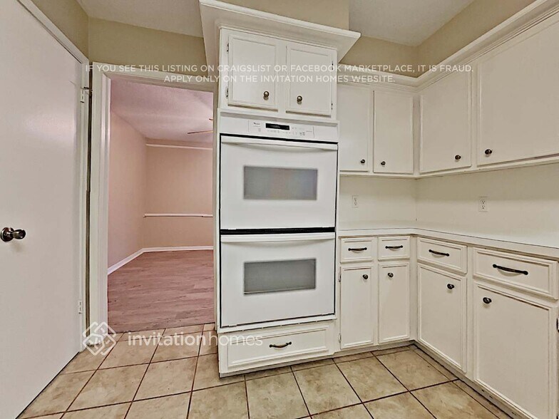 Building Photo - 5203 Cobble Ln