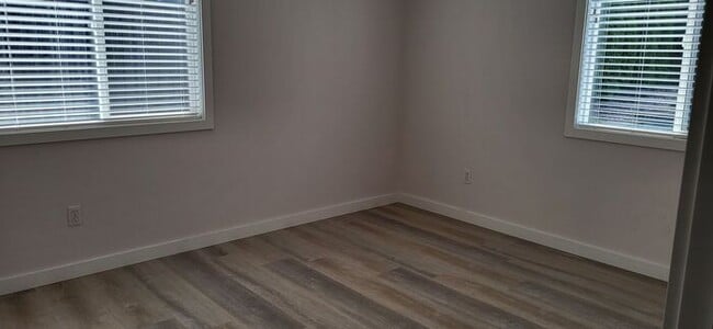 Building Photo - Fantastic 2 Bed-1 Bath Rambler in Universi...