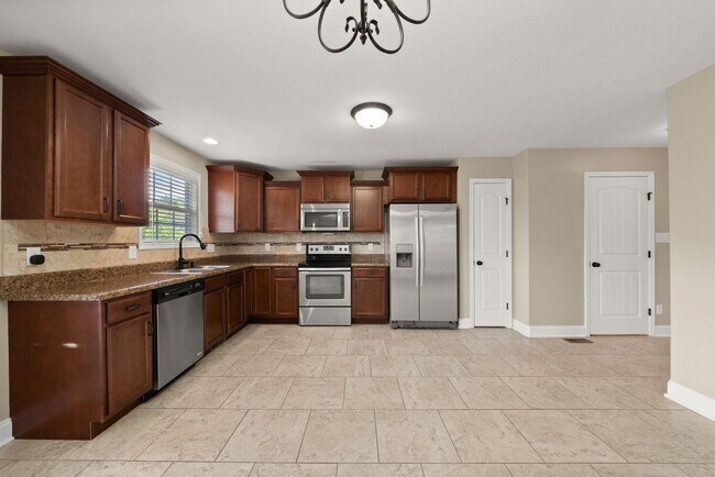 Building Photo - Coming Soon - Large home in the Heart of F...