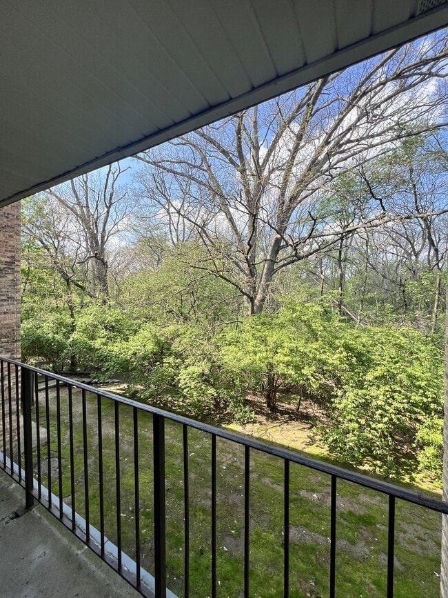 Building Photo - 5750 Abbey Dr