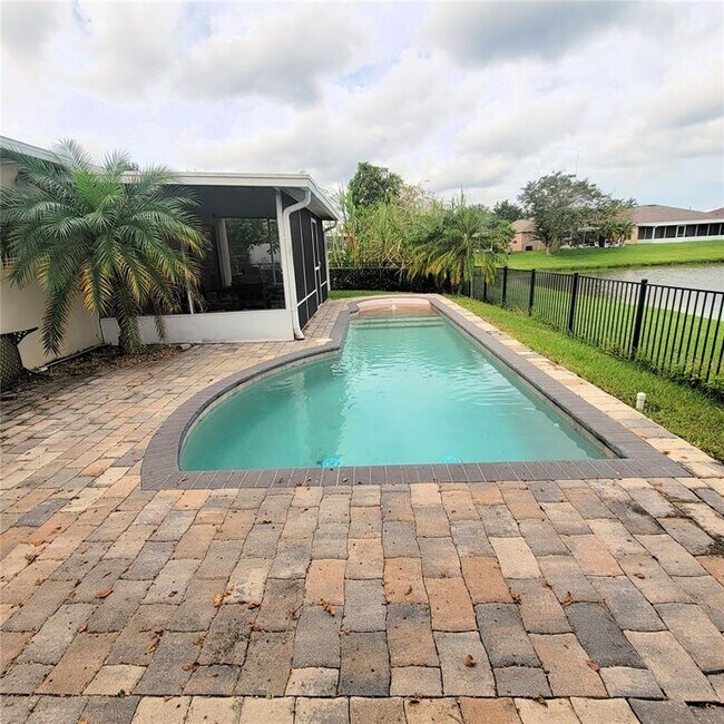 Building Photo - 319 Grand Royal Cir