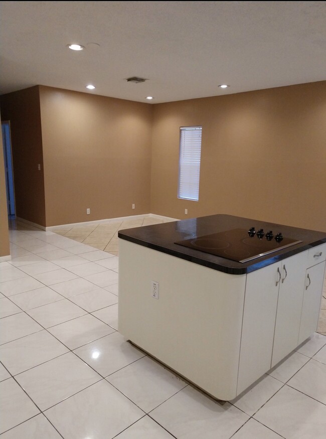 Building Photo - 2436 Raleigh St