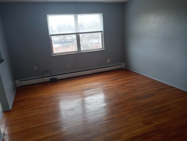 Building Photo - 5886 Shadymist Ln