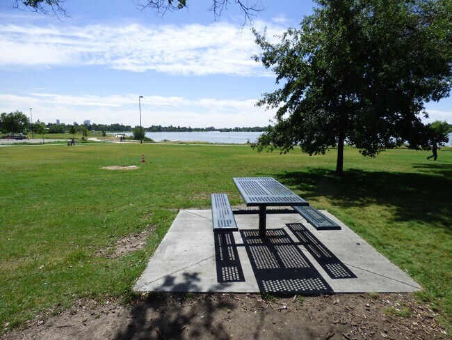 Building Photo - $0 DEPOSIT OPTION! CHARMING EDGEWATER 3 BED/2BATH HOME 3 BLOCKS FROM SLOAN'S LAKE