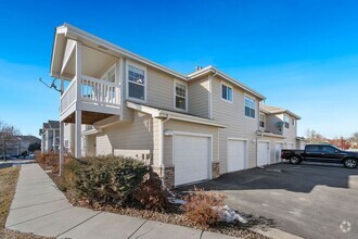 Building Photo - Updated 2 Bedroom 2 Bathroom Condo with 1 ...