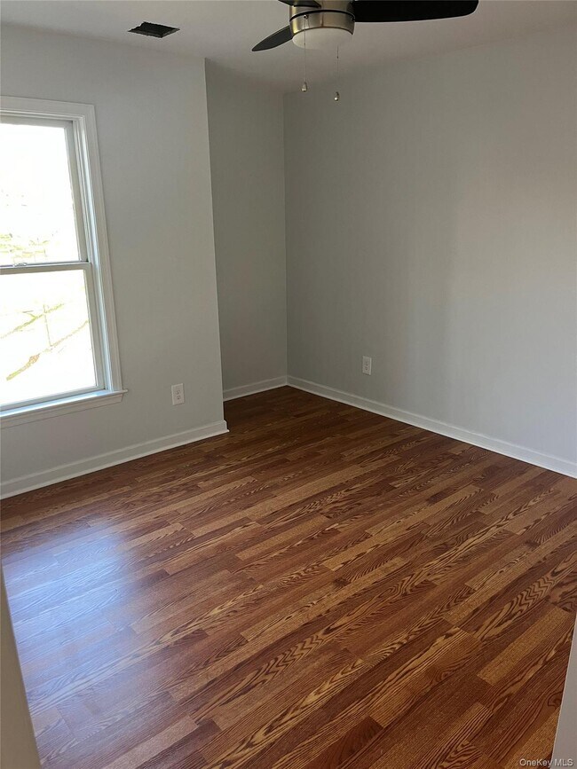 Building Photo - 8 Marion Ave