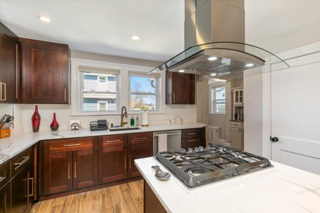 Building Photo - 17 Cedar Terrace