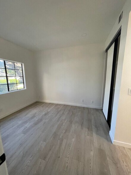 Building Photo - 47 Gaviota, 146
