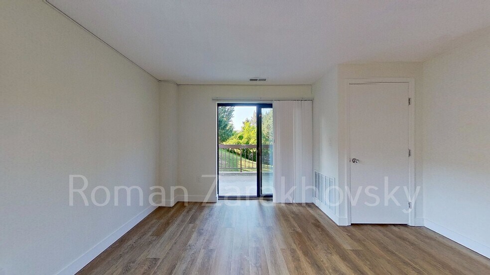 Building Photo - 25 Webster Ave