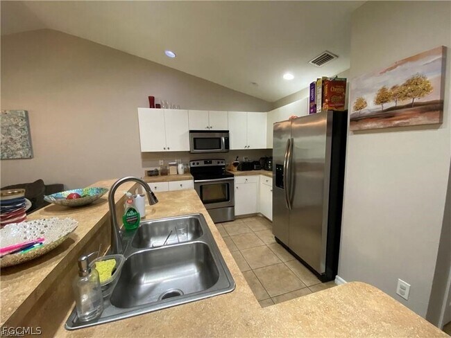 Building Photo - 4317 SW Santa Barbara Pl