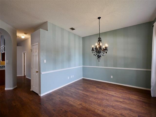 Building Photo - 4502 Highlands Dr