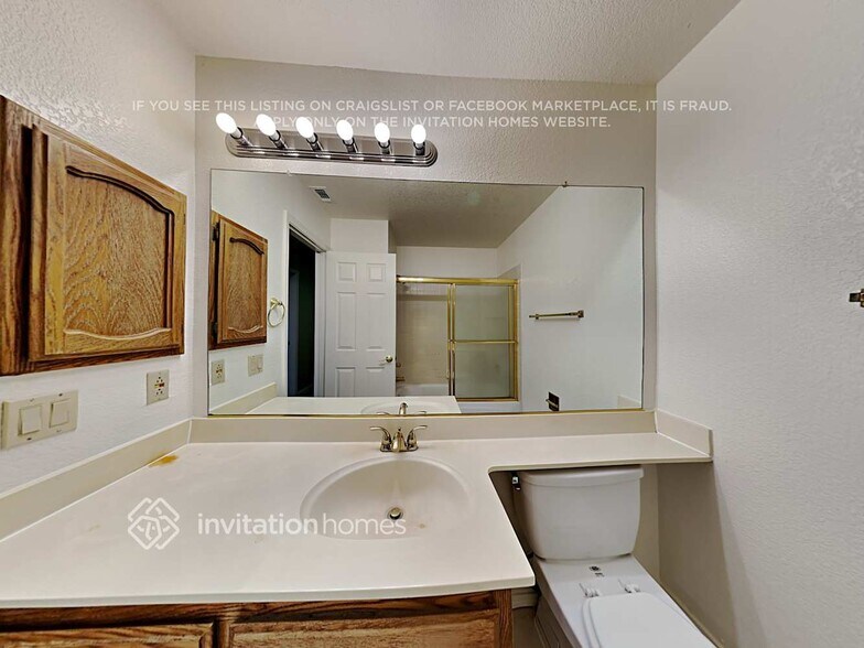 Building Photo - 8821 Somershire Way