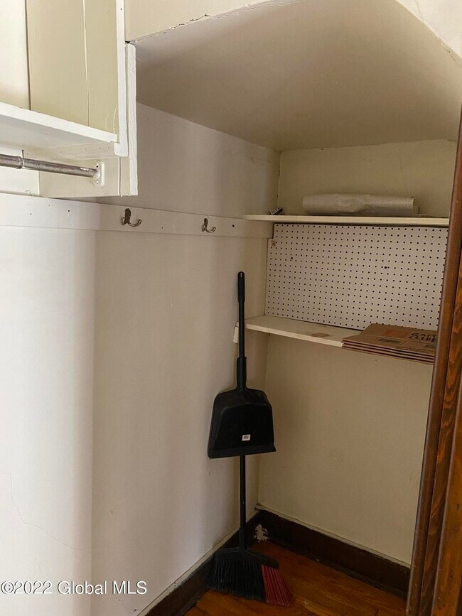 Building Photo - 663 Hudson Ave