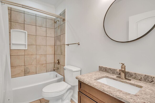 Building Photo - Remodeled house in great location in East Nashville