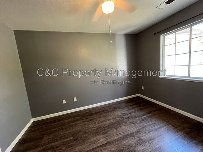 Building Photo - 1408 Fairway Dr