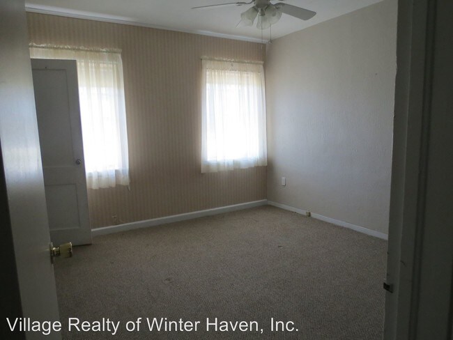 Building Photo - 493 Lake Howard Dr