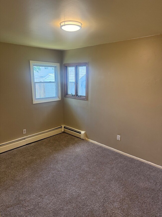 Building Photo - 40 Fairview Dr