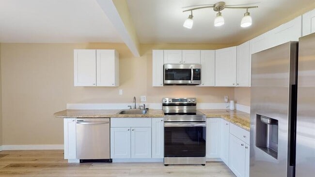 Building Photo - 5561 Dunbar Ct
