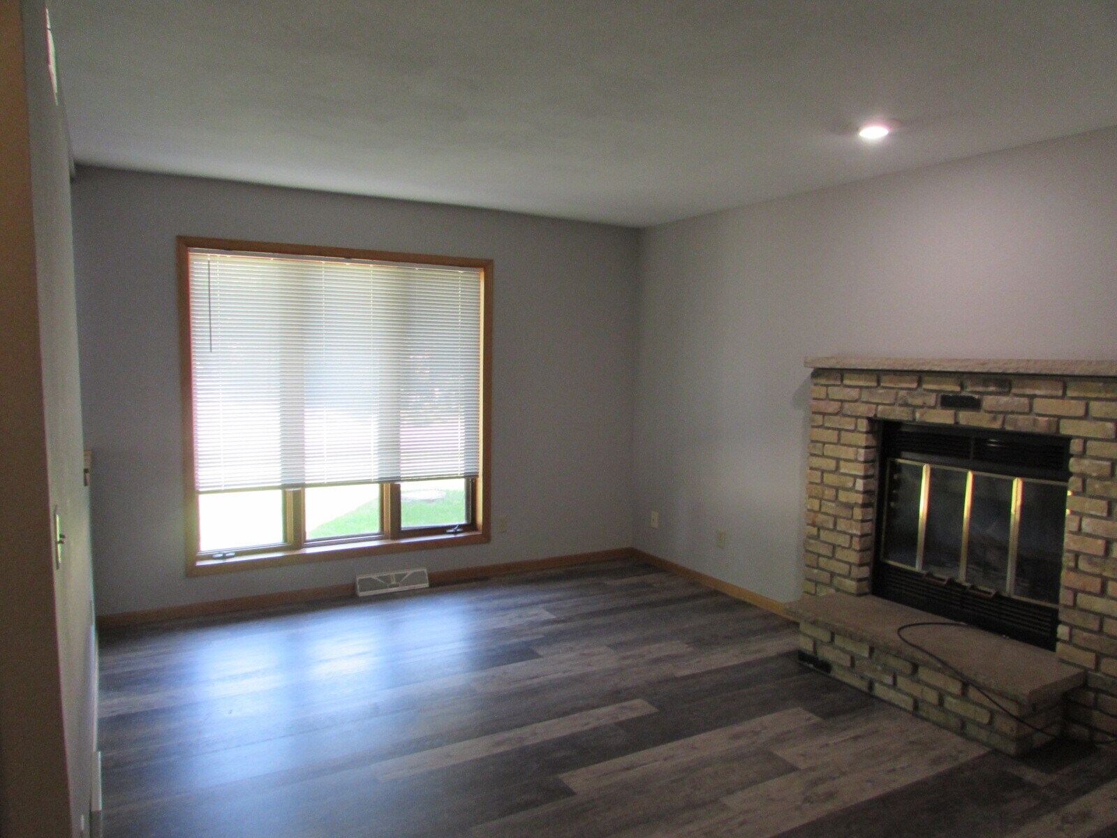 Building Photo - 7653 Farmington Way