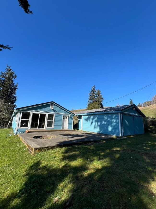 Building Photo - Peaceful Country Home with Patio & Detached Garage