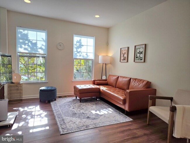 Building Photo - 8245 Macintosh Ct