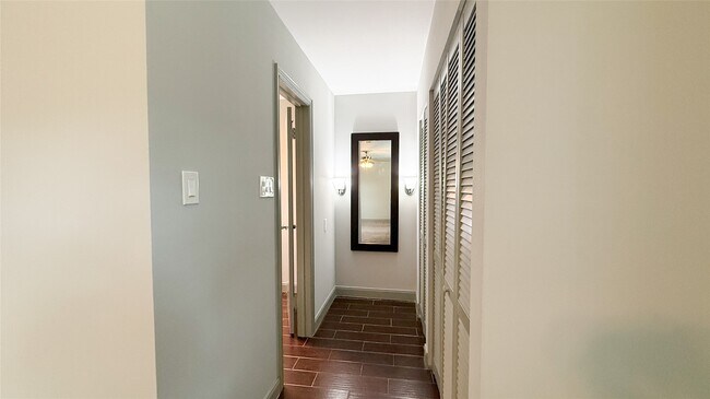 Building Photo - 2226 Triway Ln