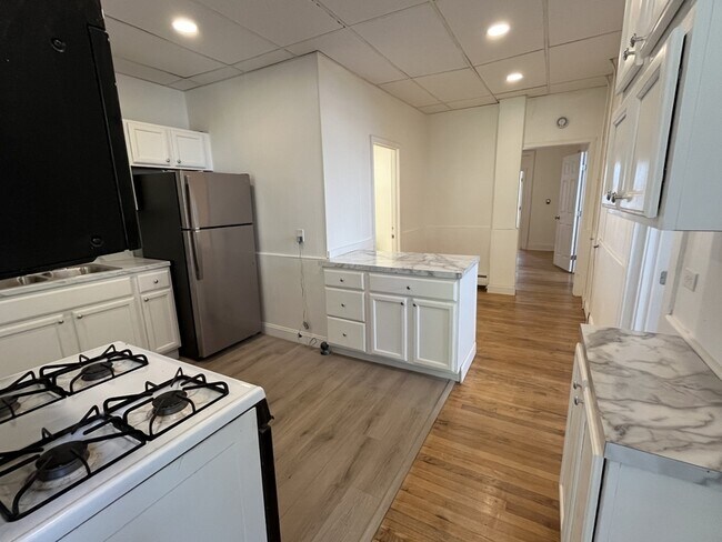 Building Photo - 191 N Hamilton St