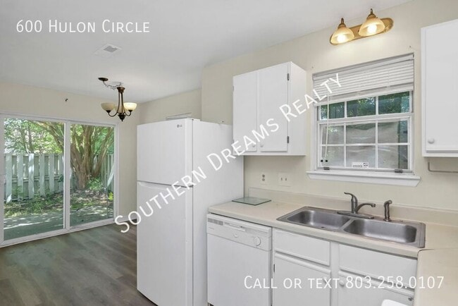 Building Photo - 600 Hulon Ct