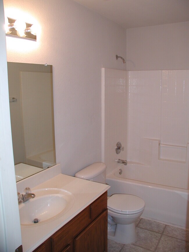 Building Photo - Charming 3 Bedroom 2 Bath In Keller ISD Move in Special! 1 month FREE!