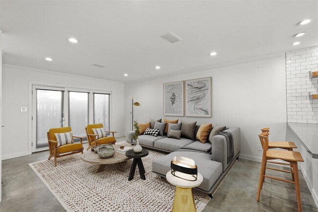 Building Photo - 1951 Stoney Brook Dr