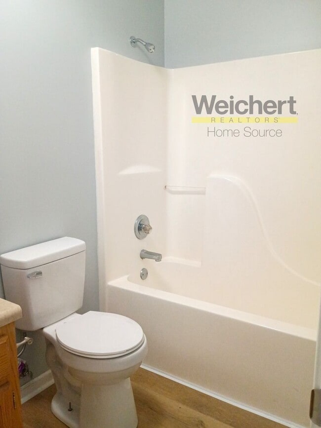 Building Photo - Freshly Remodeled 3BR/2BA with Carport & Spacious Backyard