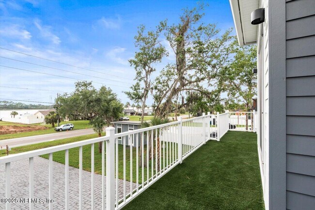 Building Photo - 5405 Heckscher Dr