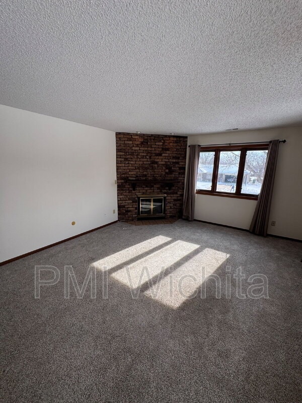 Building Photo - 235 S Willo-Esque Ct