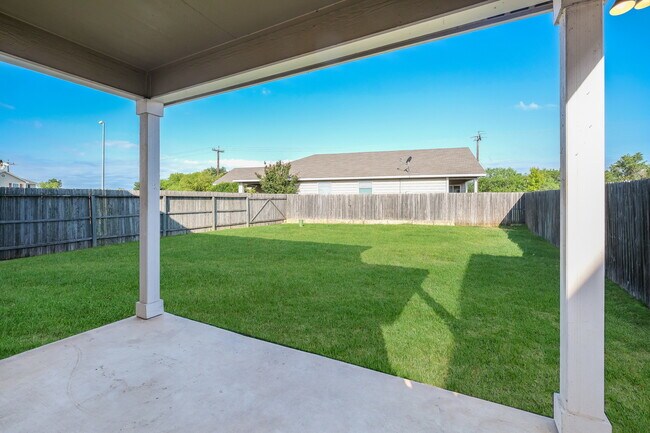 Building Photo - ***APPLICATION CURRENTLY UNDER REVIEW***MO...