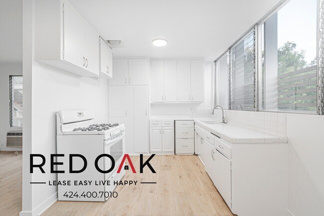 Building Photo - 1403 Tamarind Ave