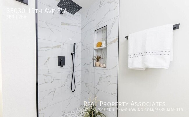 Building Photo - 35030 19th Ave SW