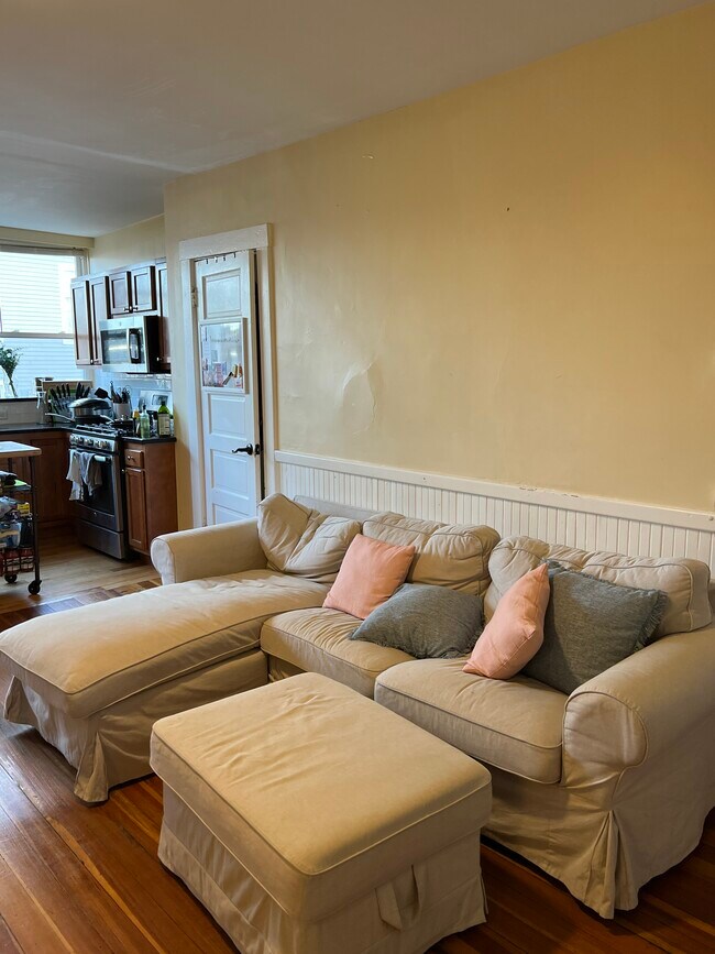 Building Photo - 332 Beacon St