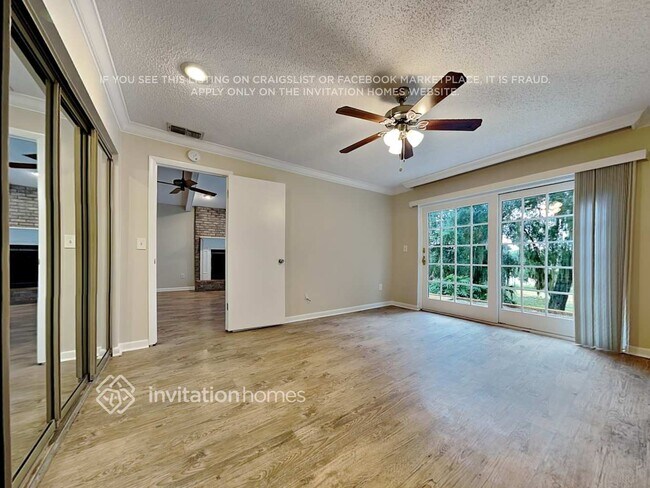 Building Photo - 1463 Oak Pl