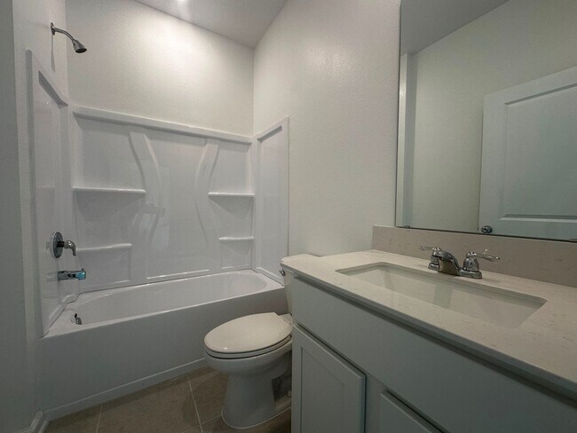 Building Photo - Stunning new construction 3/2 in Wynnstone Gated Community of Davenport.  Available now!